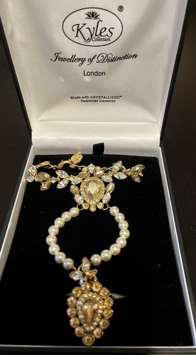Indian jewellery hand - indian, piece