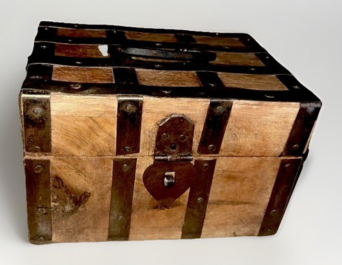 Hand made indian jewellery box - hand,